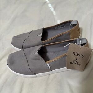 TOMS Drizzle Gray Youth Alpargata Size 6 NWT